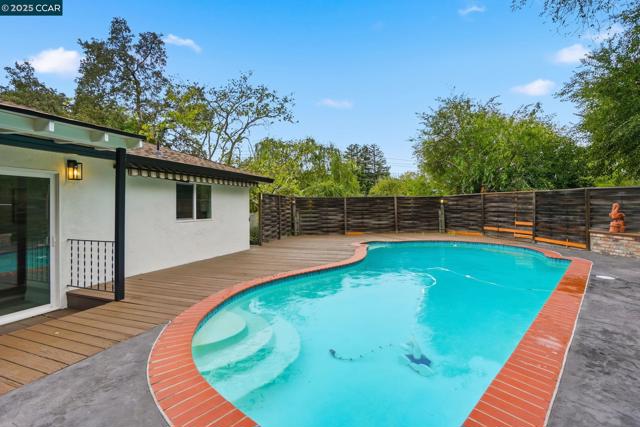 289 Sierra Dr, Walnut Creek CA: https://media.crmls.org/mediaz/ef1a7643-bcbc-490b-85d0-bd039c6c224d.jpg