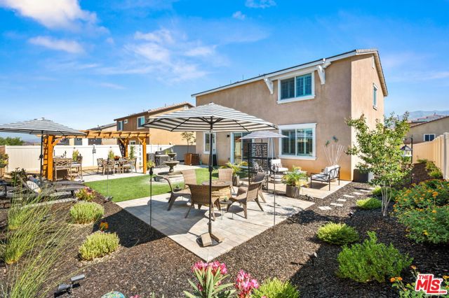 36731 Cordoba Trail, Beaumont CA: https://media.crmls.org/mediaz/ef1aeba4-6b2d-4f8f-b94c-b4466a8bec1e.jpg