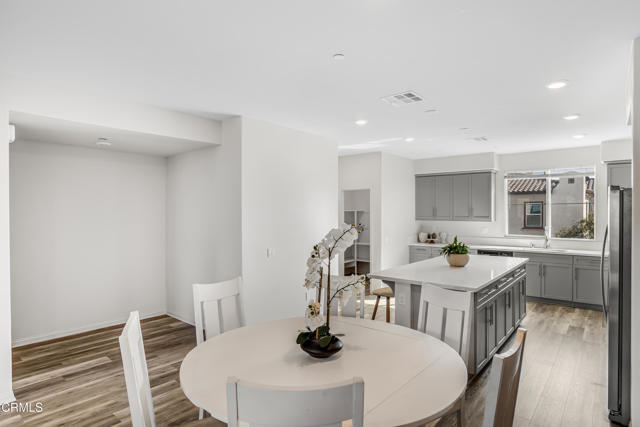 354 Solares Street, Camarillo CA: https://media.crmls.org/mediaz/ef1cca01-1e50-4647-855f-dbc66f2ee9a9.jpg