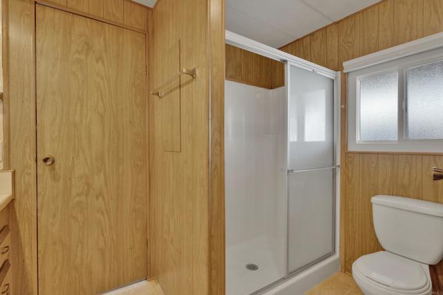 Home for Sale in Lakeside