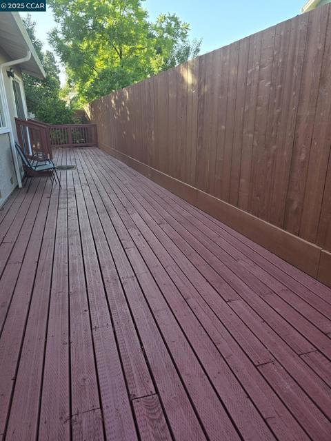 1818 Concord Ct, Concord CA: https://media.crmls.org/mediaz/ef1ce97a-c80d-4b6d-ab6a-cd98d6a9b68b.jpg