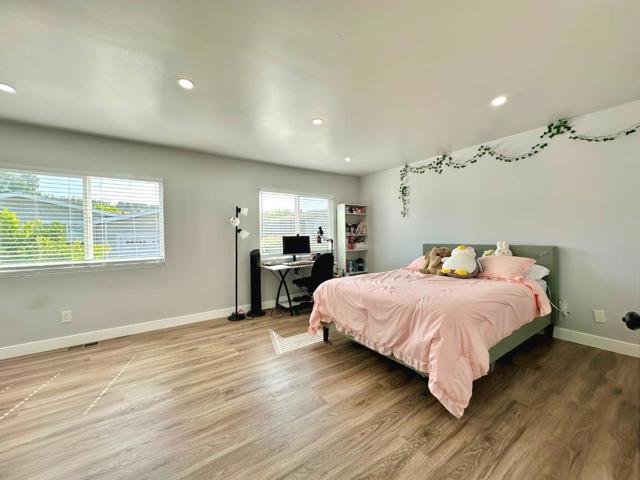 383 Chateau La Salle Drive, San Jose CA: https://media.crmls.org/mediaz/ef1cfb4f-5be2-4d06-81b2-db179661d931.jpg