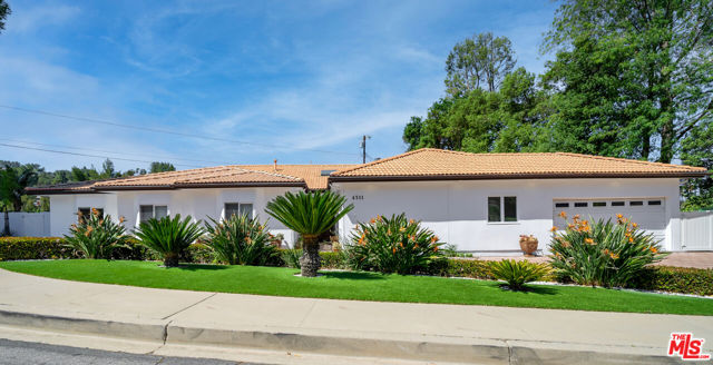 4311 Coquette Place, Tarzana CA: https://media.crmls.org/mediaz/ef1d09c0-6457-46db-bad6-dc7f5691201d.jpg