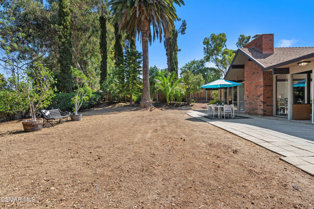 1449 Fordham Avenue, Thousand Oaks CA: https://media.crmls.org/mediaz/ef1d2262-421d-428c-912c-c26884f755e3.jpg