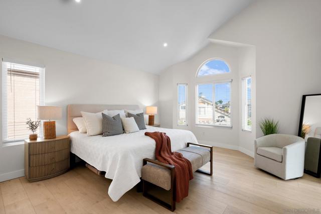 12109 Via San Loreno, San Diego CA: https://media.crmls.org/mediaz/ef1d4b12-692c-4f59-b2a6-89fb2311b348.jpg