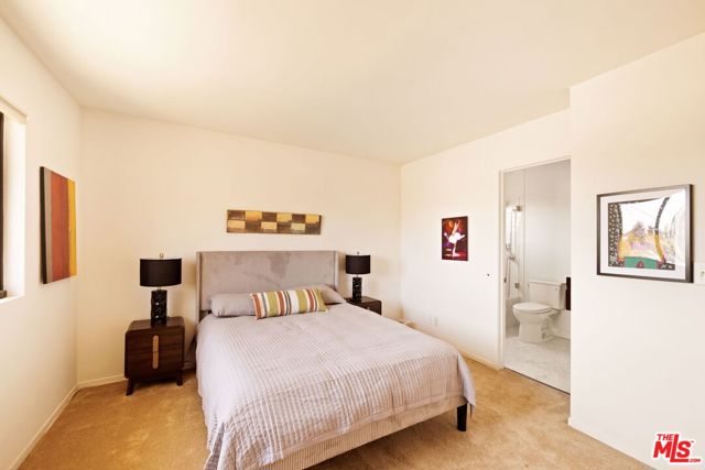 2310 11th Street, Santa Monica CA: https://media.crmls.org/mediaz/ef1d68b7-fafe-4c1e-b9da-9a88088fb806.jpg