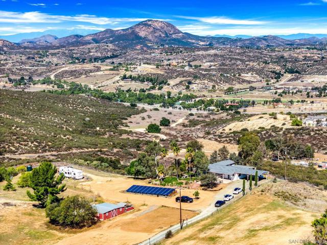 40110 Angora Ln, Temecula CA: https://media.crmls.org/mediaz/ef1dacde-2c64-498d-a99f-40312555e0c8.jpg