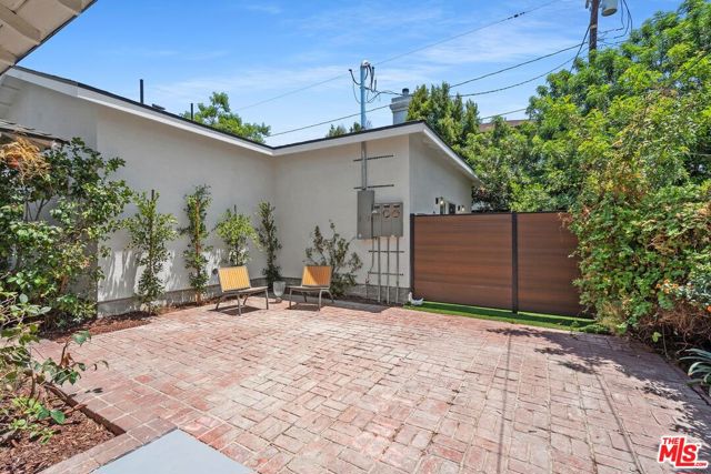 6916 Bellingham Avenue, North Hollywood CA: https://media.crmls.org/mediaz/ef1e3264-634f-4ac6-8b02-7ade0d83ea17.jpg
