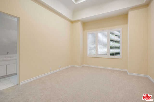 16727 Camino Sierra Del Sur Drive, Rancho Santa Fe CA: https://media.crmls.org/mediaz/ef1e5add-e39a-4d63-a24e-d924b4c4eb1f.jpg