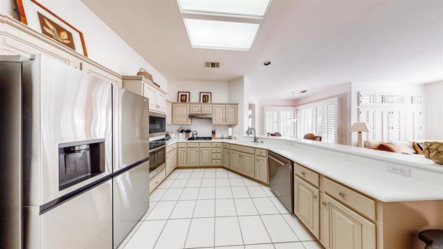 78907 Fountain Hills Drive, Palm Desert CA: https://media.crmls.org/mediaz/ef1ed501-87d3-4b86-99d5-753e45fadebd.jpg