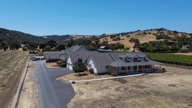19715 Hale Avenue, Morgan Hill CA: https://media.crmls.org/mediaz/ef1ef5e3-4edf-47a3-b929-db099d81e433.jpg