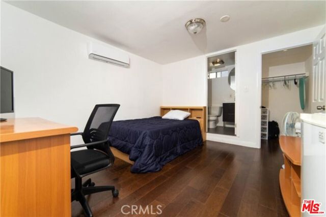 1023 S Wilton Place, Los Angeles CA: https://media.crmls.org/mediaz/ef1f13e5-1977-409b-9777-5beb361fdd65.jpg
