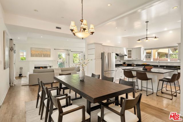 4224 Madison Avenue, Culver City CA: https://media.crmls.org/mediaz/ef1f9cfb-1488-41c3-afde-7dc9a8bc1cac.jpg