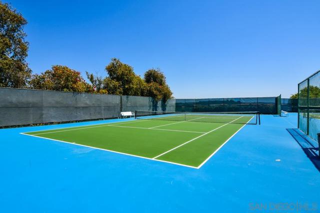 4503 Carnaby, Carlsbad CA: https://media.crmls.org/mediaz/ef1fa8e8-247f-4c82-8c65-52e857141dde.jpg