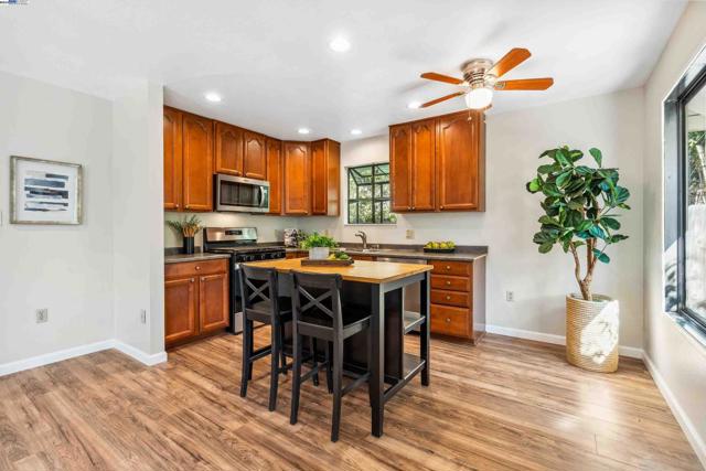 Image 41 of 59 For 38011 Temple Way