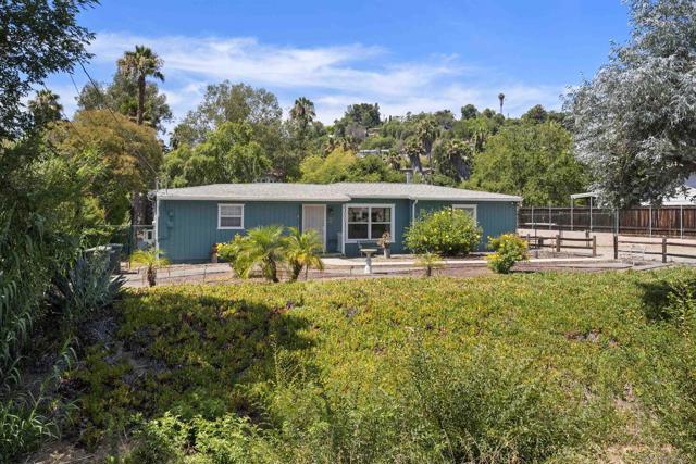 10705 Louisa Dr., La Mesa CA: https://media.crmls.org/mediaz/ef20860b-bca6-4c0a-8e0b-2b70910cb673.jpg