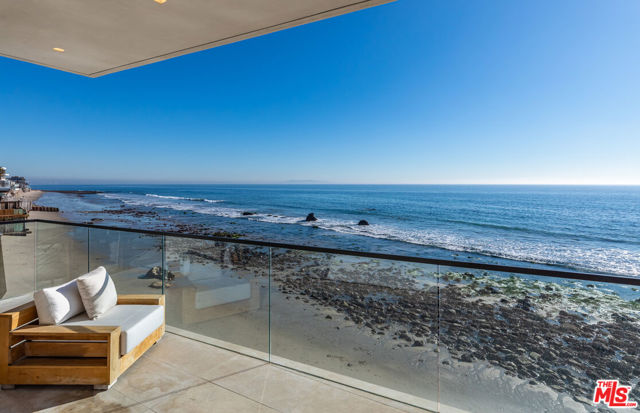 18954 Pacific Coast Highway, Malibu CA: https://media.crmls.org/mediaz/ef21acc8-9864-4364-8871-31965f68bc0a.jpg