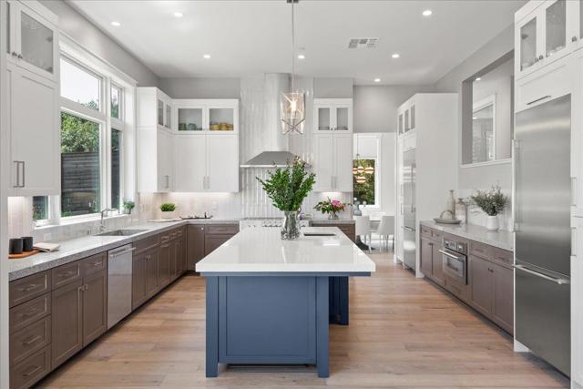 115 Wika Ranch Court, Redwood City CA: https://media.crmls.org/mediaz/ef220273-659b-4cd8-90e6-efeec527fb17.jpg