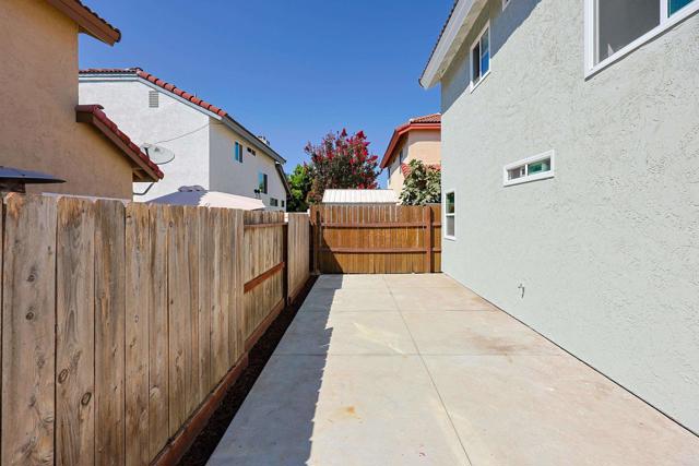 Detail Gallery Image 32 of 41 For 249 Blackbird Way, Oceanside,  CA 92057 - 3 Beds | 3 Baths