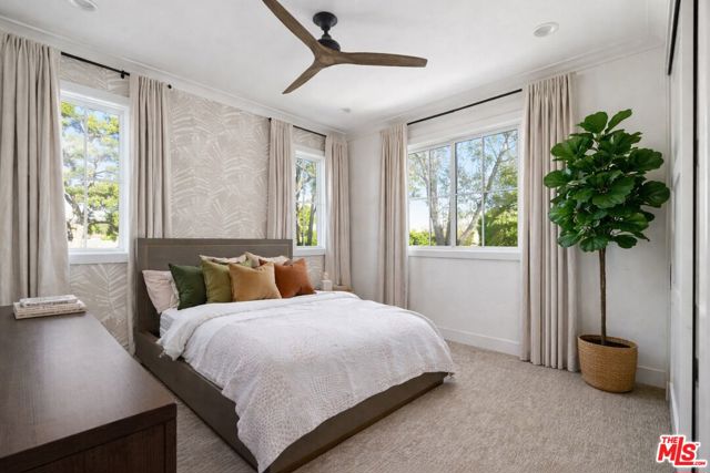 Image 25 of 39 For 11813 Woodbine Avenue