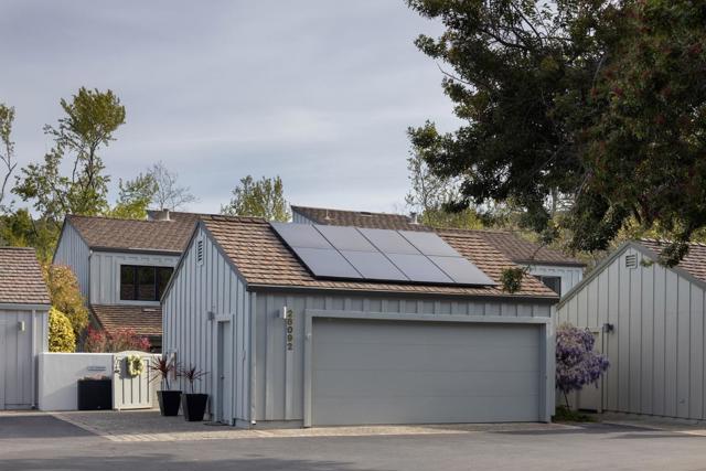 28092 Barn Way, Carmel CA: https://media.crmls.org/mediaz/ef246ad5-c1a7-4e55-854c-e4a8e99a4c6d.jpg
