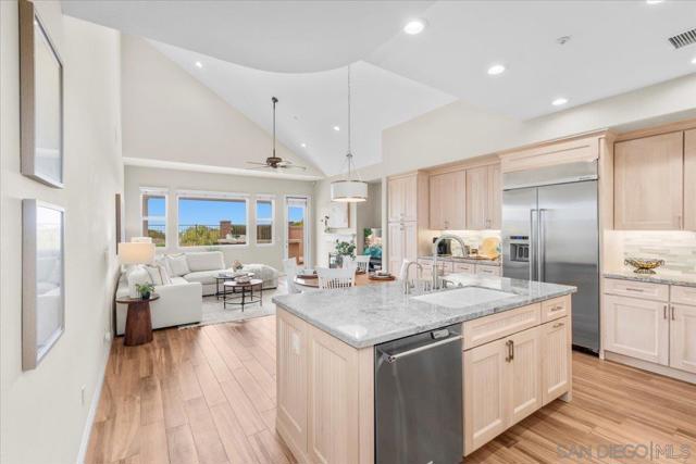 622 Brae Mar Ct, Encinitas CA: https://media.crmls.org/mediaz/ef249310-8ed2-4acb-8a13-24932d8008c4.jpg