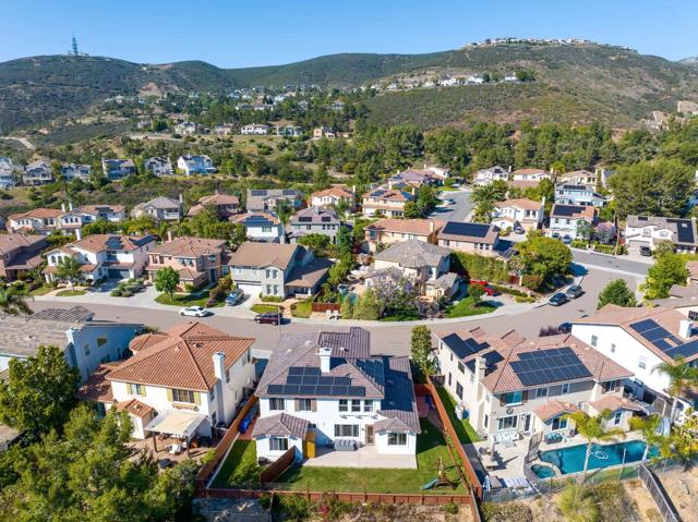 1438 Dolphin Court, San Marcos CA: https://media.crmls.org/mediaz/ef24c284-631c-42b5-b31e-2e72047e7879.jpg