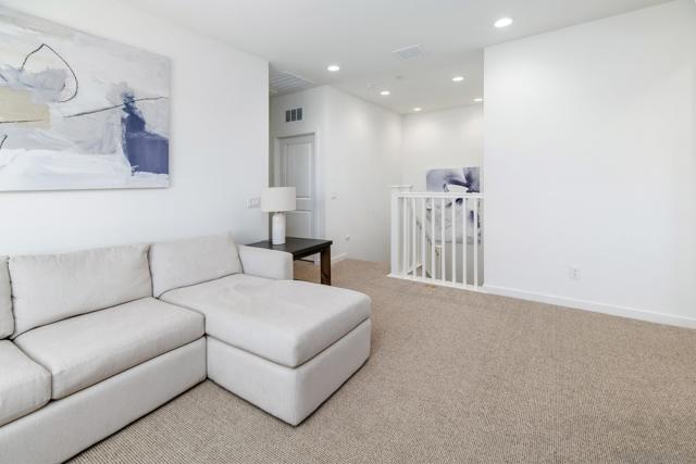 32395 Tannat Dr, Temecula CA: https://media.crmls.org/mediaz/ef25a34c-419b-47e8-a207-f7a30cb9476d.jpg