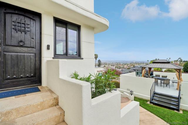 4611 Santa Cruz Ave, San Diego CA: https://media.crmls.org/mediaz/ef261cb0-e337-4ed3-837c-9eeff27a7142.jpg