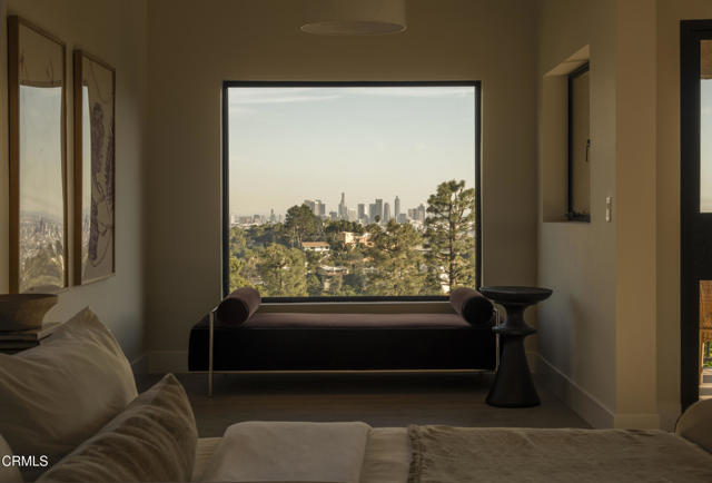 Detail Gallery Image 10 of 40 For 2994 Durand Dr, Los Angeles,  CA 90068 - 5 Beds | 3 Baths