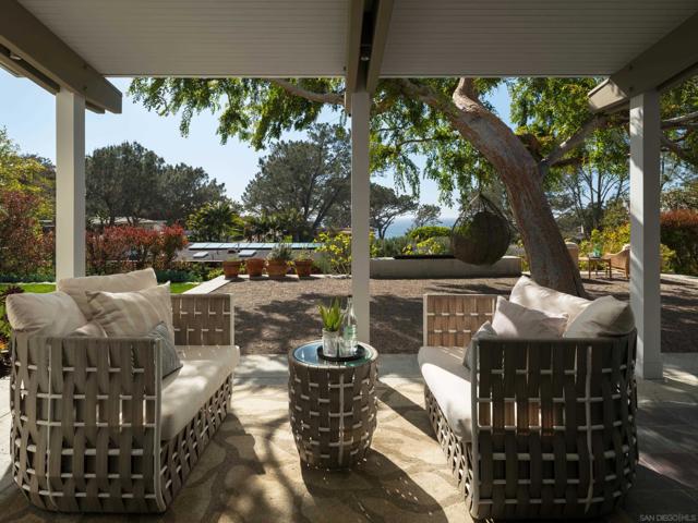 327 Pine Needles Dr, Del Mar CA: https://media.crmls.org/mediaz/ef26c520-b837-4102-bdcd-9c2bdb74e868.jpg