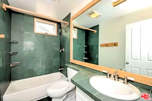 653 Marine Street photo 40