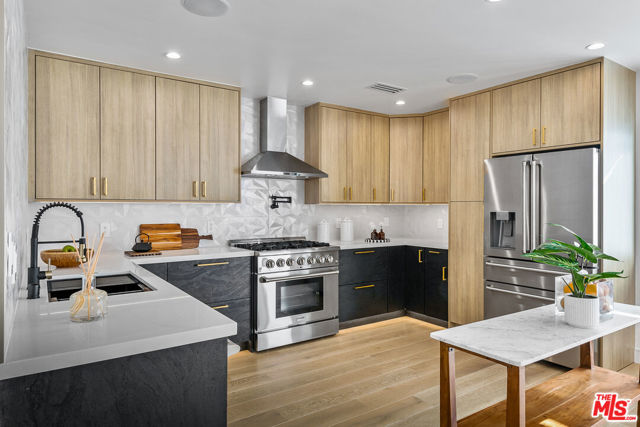 17624 Martha Street, Encino CA: https://media.crmls.org/mediaz/ef27bdcb-2e88-49e2-ba04-c11e1954ff5d.jpg