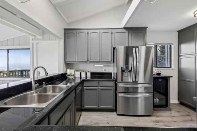 560 California Way, Woodside CA: https://media.crmls.org/mediaz/ef2824aa-65c1-42c2-9c9b-16d01253e8e6.jpg