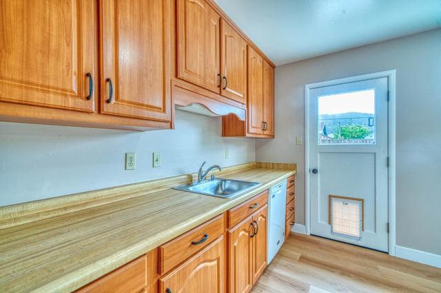 820 Linda Mar Boulevard, Pacifica CA: https://media.crmls.org/mediaz/ef298c48-3c0d-4f62-b6f4-948d5773b066.jpg