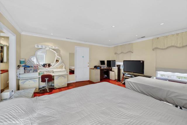 746 Jacaranda Circle, Hillsborough CA: https://media.crmls.org/mediaz/ef29f701-a2da-4cc9-8ec2-5bdb8f7fc16c.jpg