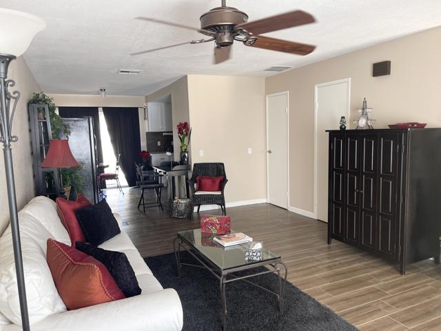72725 Jack Kramer Lane, Palm Desert CA: https://media.crmls.org/mediaz/ef2a3383-4dbb-470d-92f6-484bf48c07b9.jpg