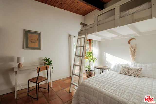 21316 Encina Road, Topanga CA: https://media.crmls.org/mediaz/ef2a94a4-ddb2-42d9-bf91-7d1ecae57985.jpg