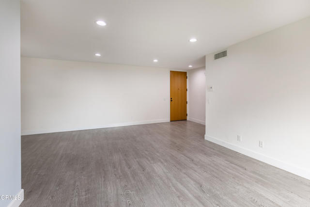 Detail Gallery Image 10 of 30 For 4041 via Marisol #210,  Los Angeles,  CA 90042 - 2 Beds | 2 Baths