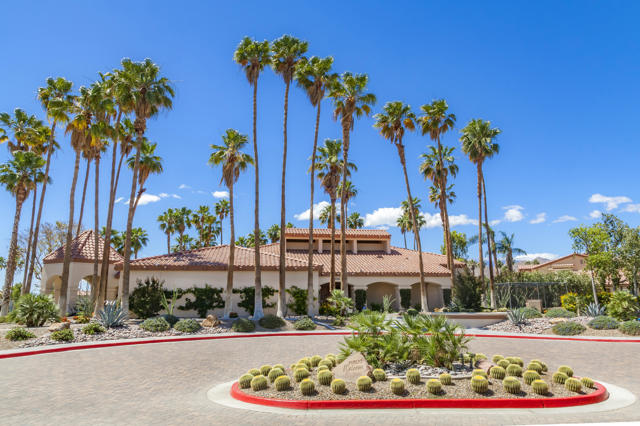 78487 Magenta Drive, La Quinta CA: https://media.crmls.org/mediaz/ef2c998a-3833-4124-82f2-34a27fb991c0.jpg