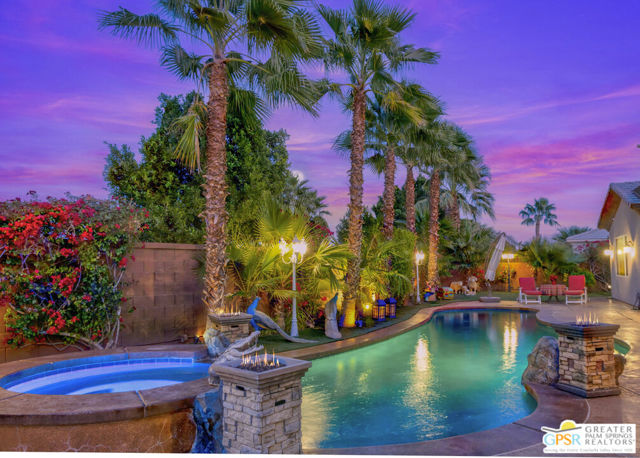 18 Calais Circle, Rancho Mirage CA: https://media.crmls.org/mediaz/ef2d43fd-135f-4588-b202-ac079bf6a6a7.jpg
