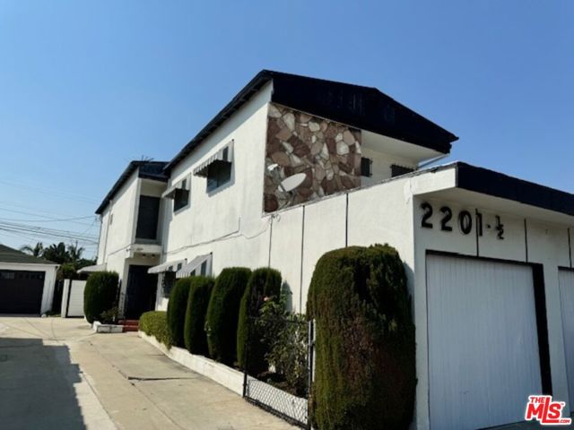 2201 South Ridgeley Drive