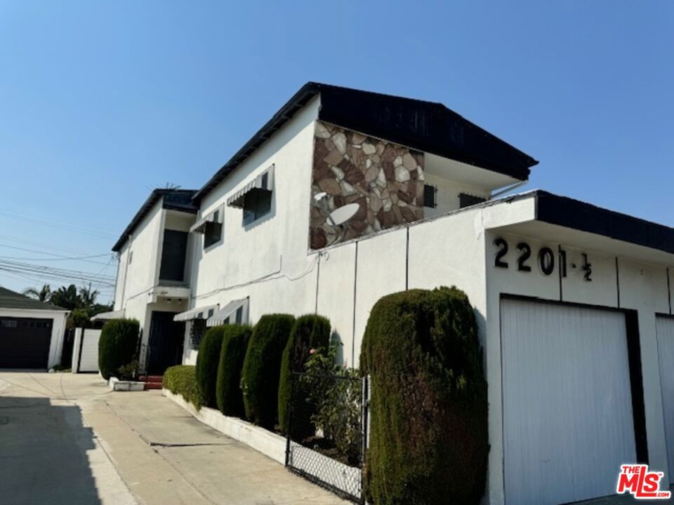 Multifamily at 2201 S Ridgeley Drive