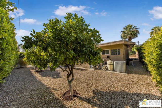73940 Mountain View Avenue, Palm Desert CA: https://media.crmls.org/mediaz/ef2e9dfb-4385-49a1-ba5c-a3d17310e62d.jpg