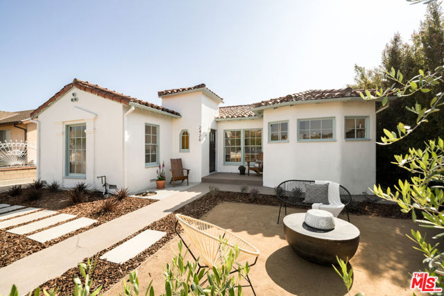 2426 W Avenue 30, Los Angeles CA: https://media.crmls.org/mediaz/ef2ec5ce-70a5-4d4b-bd5d-f80d8328e248.jpg