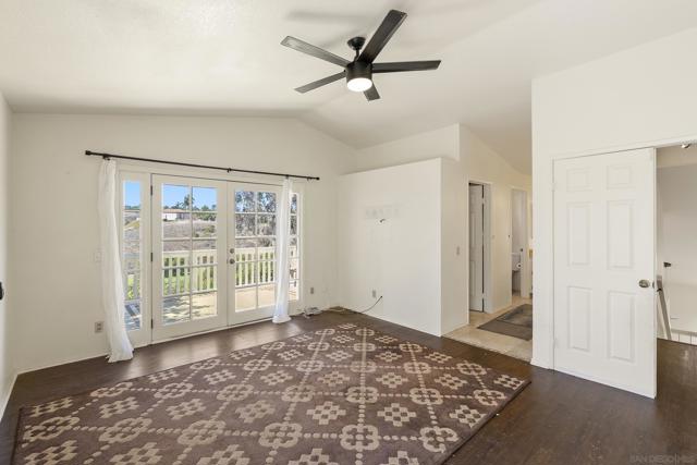 2332 Back Nine St, Oceanside CA: https://media.crmls.org/mediaz/ef2ef3f5-87b1-478e-8272-c2ae8a5d6343.jpg
