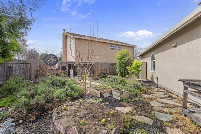 1980 Ponderosa Court, Hollister CA: https://media.crmls.org/mediaz/ef2f6c2e-0e1b-417c-a1c8-7a39785688f8.jpg