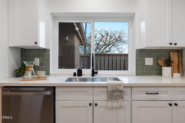 4490 Lubbock Drive, Simi Valley CA: https://media.crmls.org/mediaz/ef308b4c-8934-4854-8feb-ff3326742a21.jpg