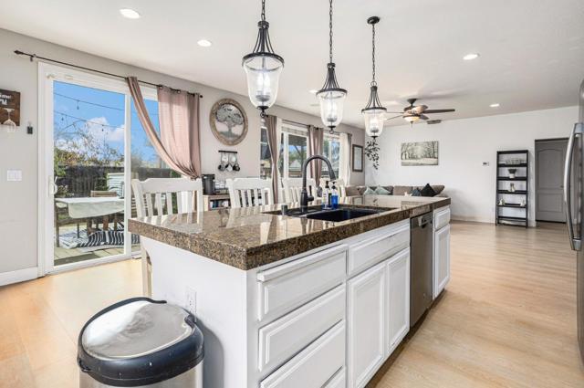 130 Ridge Crest Court, Oakley CA: https://media.crmls.org/mediaz/ef3096db-76a4-4802-bd39-ac9f4f35bf2c.jpg