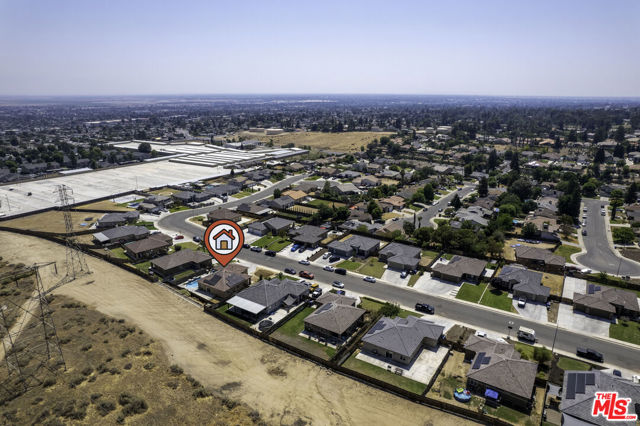 3605 Balvicar Drive, Bakersfield CA: https://media.crmls.org/mediaz/ef30ccba-fe6c-4140-9544-7cf7ec88f029.jpg
